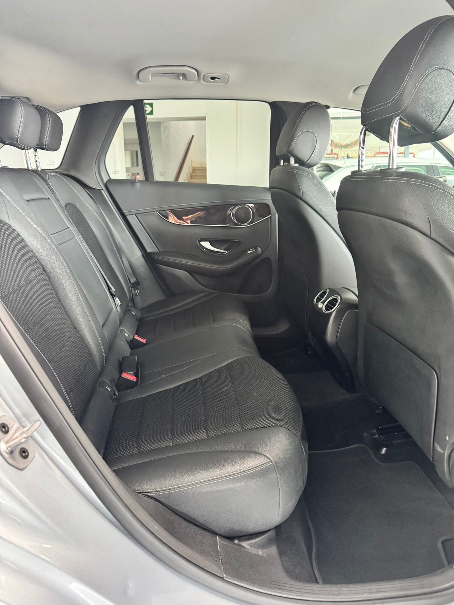 
								MERCEDES BENZ GLC full									