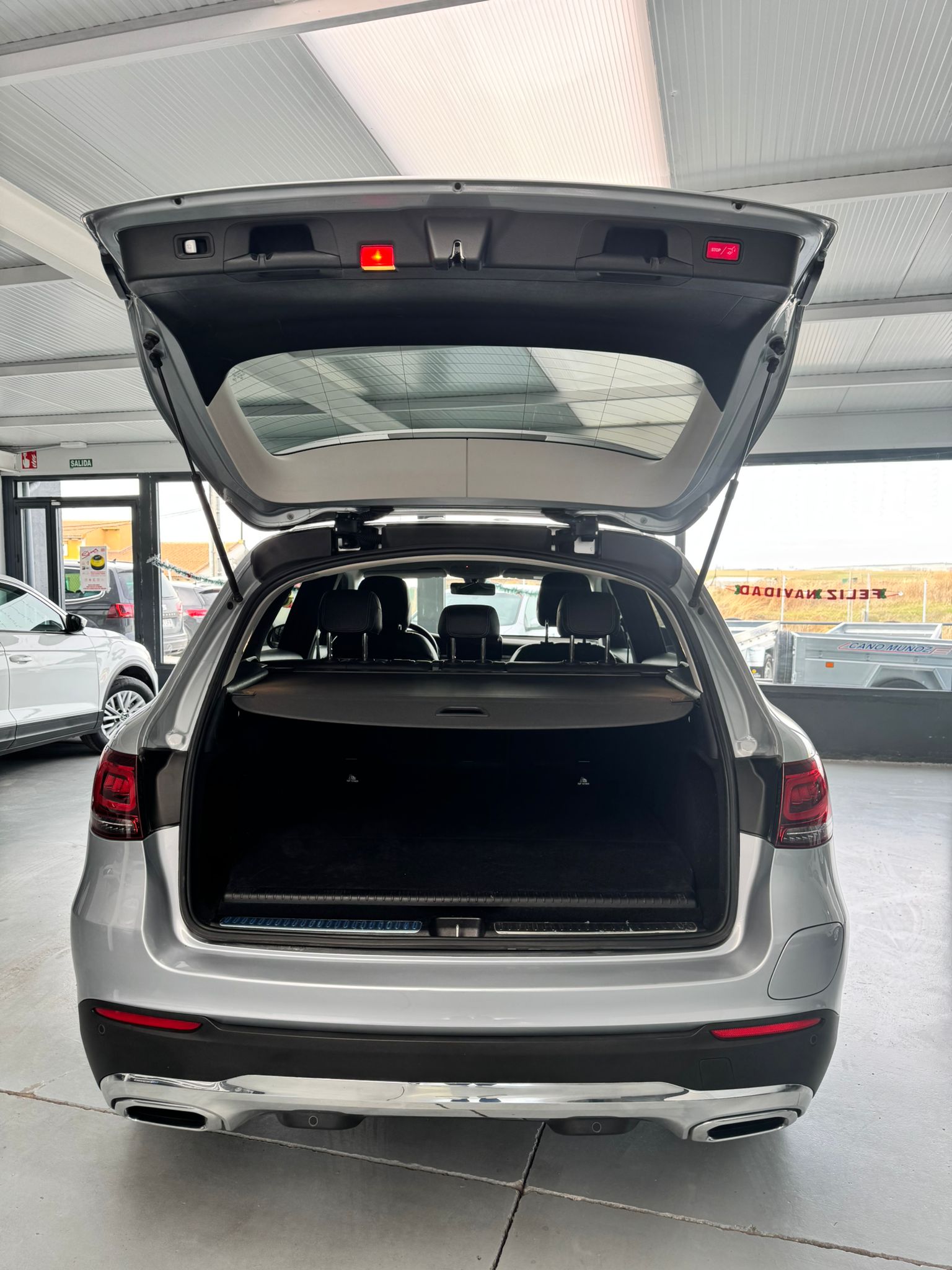 
								MERCEDES BENZ GLC full									