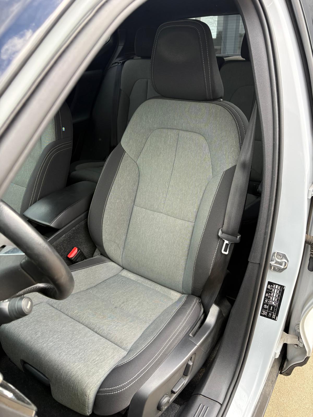 
								Volvo XC40 2020 full									