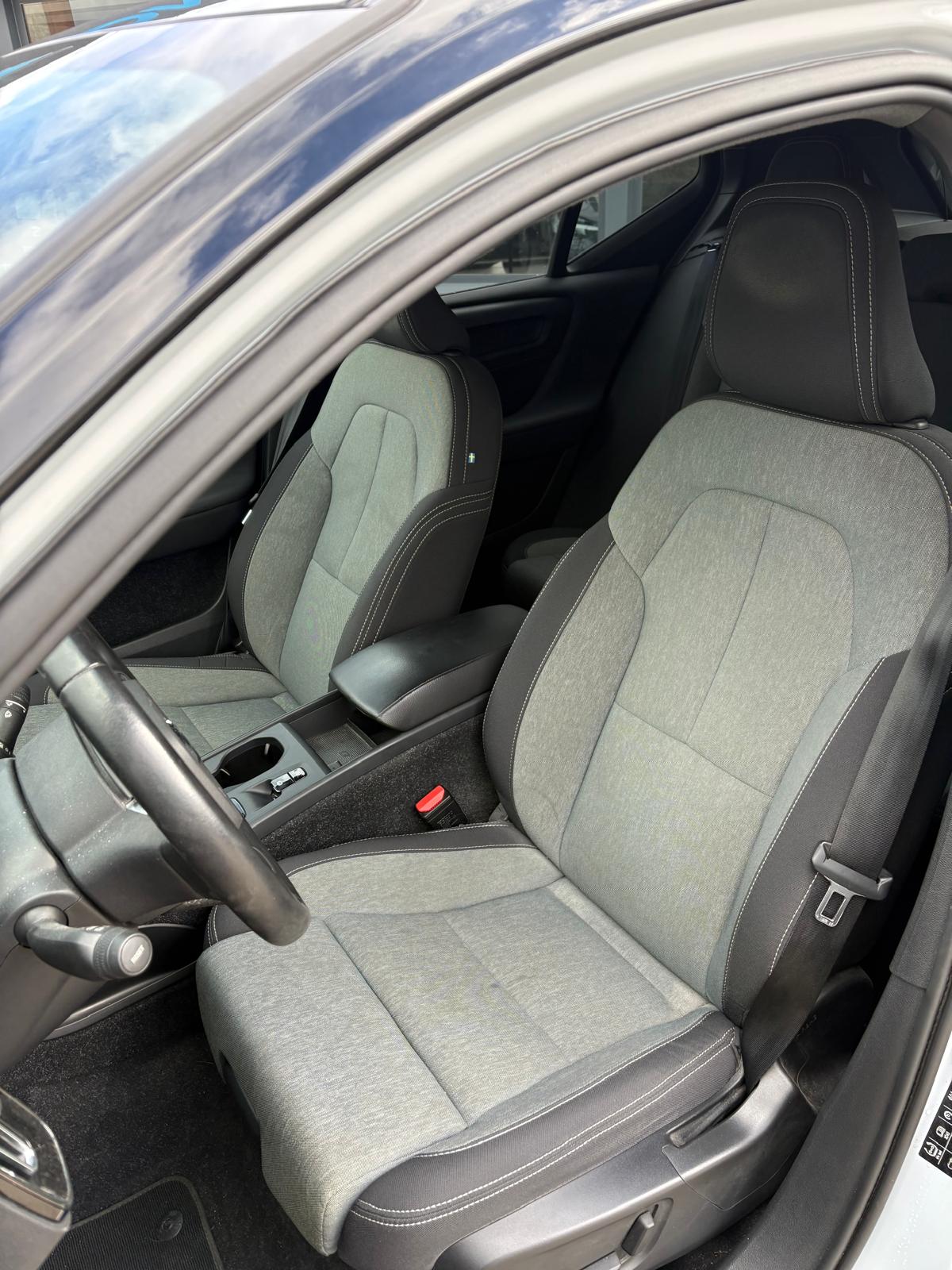 
								Volvo XC40 2020 full									