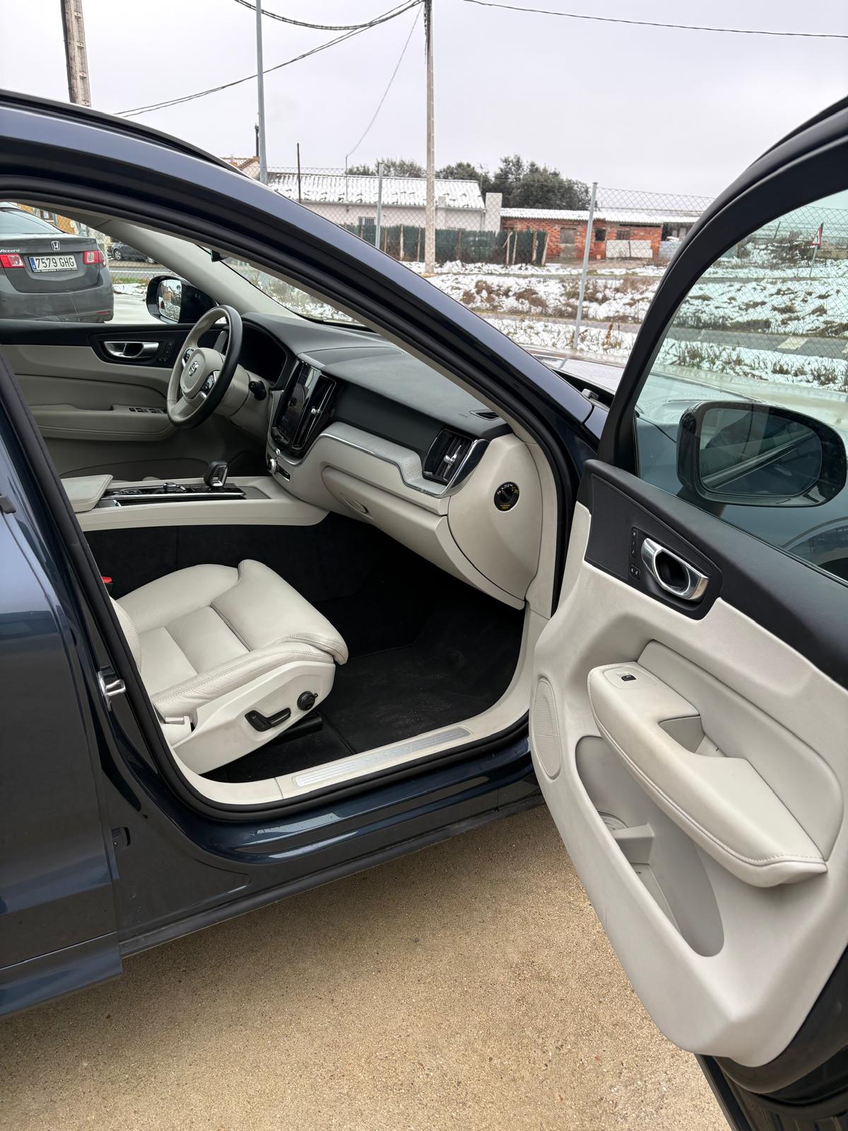 
								Volvo XC60 2020 full									